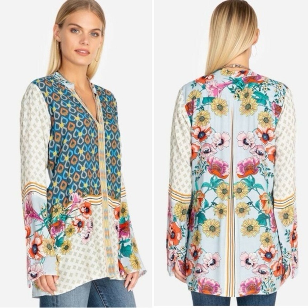 Johnny Was Becca V-Neck blouse in a mixed geo/floral print Size XS